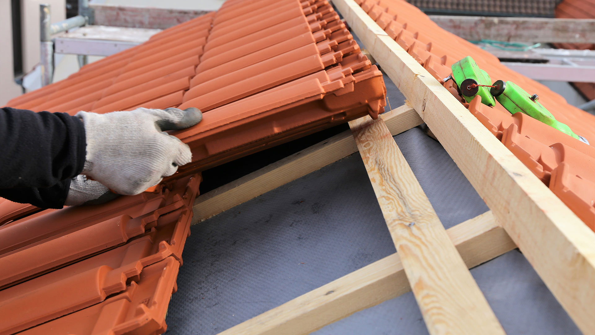 Réfection de toiture en Essonne avec changement de tuiles
